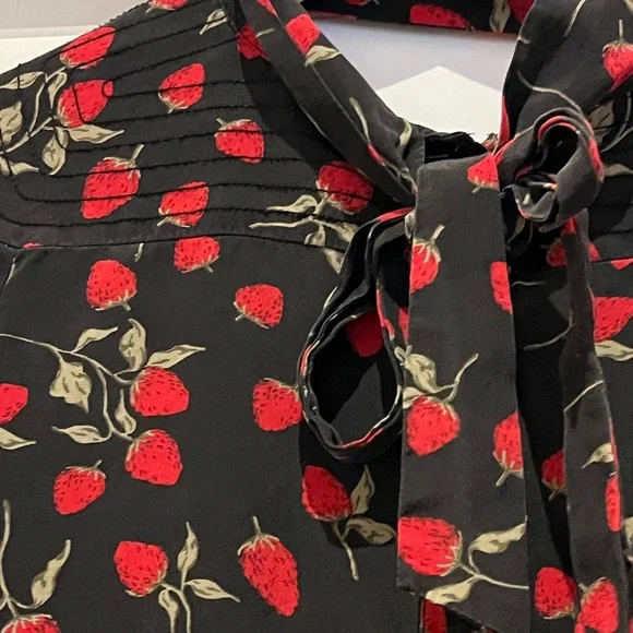 Vintage Juicy Couture 100% Silk Front Tie/Bow Strawberry Print Blouse S - Picture 4 of 13